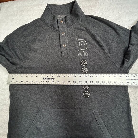 Disney Parks 2018 Mens Gray Pullover Sweatshirt Medium Cotton Blend Long Sleeve - Picture 7 of 8